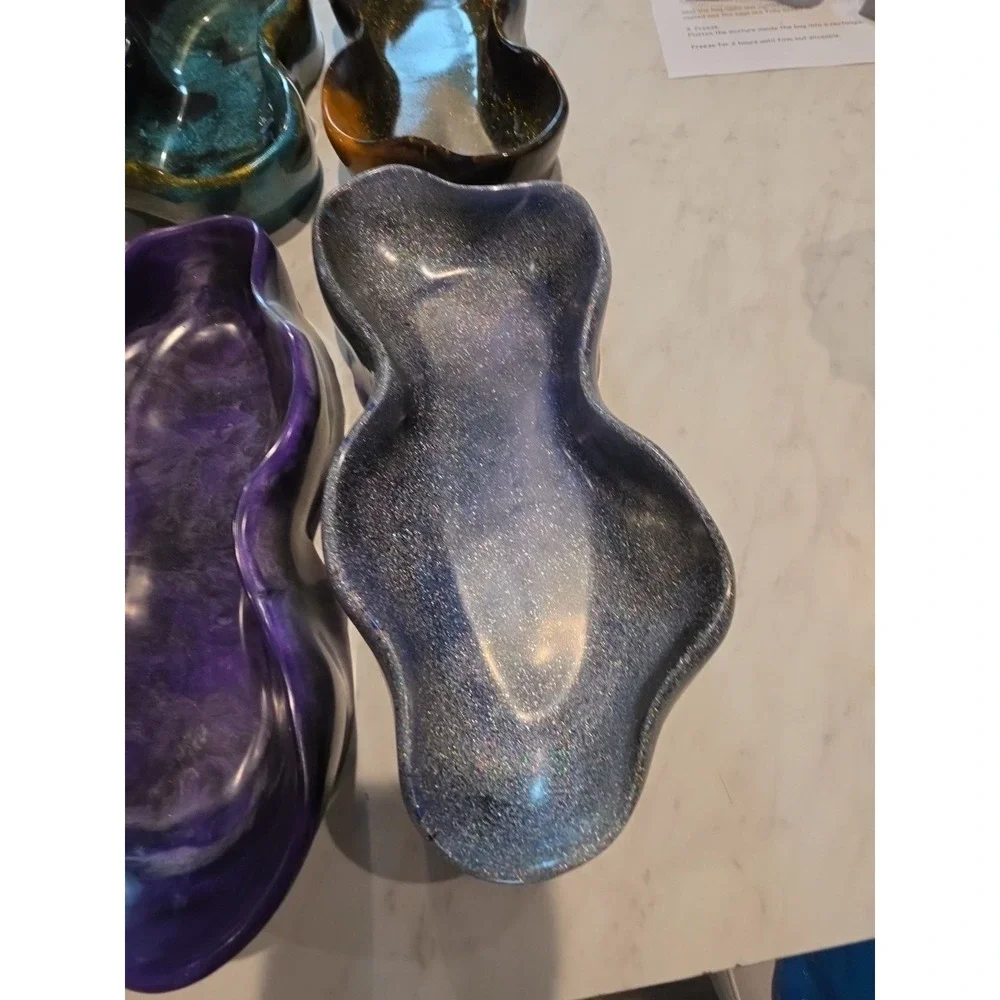 Handmade Resin Long Wavy‎ Edge Bowl. Price Is For One Bowl